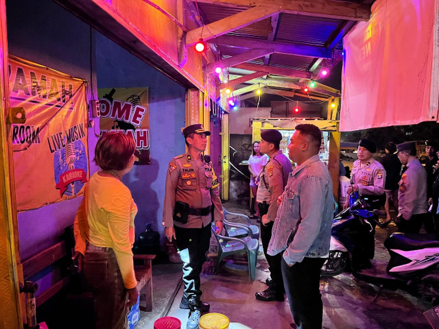 Buka di Bulan Ramadan, Polisi Razia Cafe Remang-remang di Bandar Lampung - 6