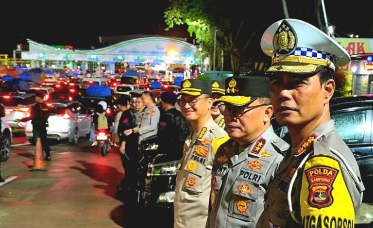Hari ini Puncak Arus Balik, Dermaga Wika Beton Bakauheni Diaktifkan Atasi Antrean Pemudik 1,3 Km - 2