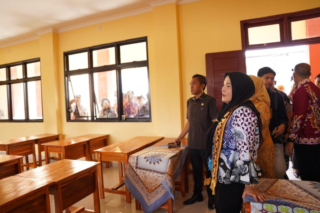 bangun sekolah puskes